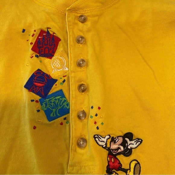 Vintage Disney World Quarter Button Yellow Embroidered Shirt Size Small - Picture 8 of 13